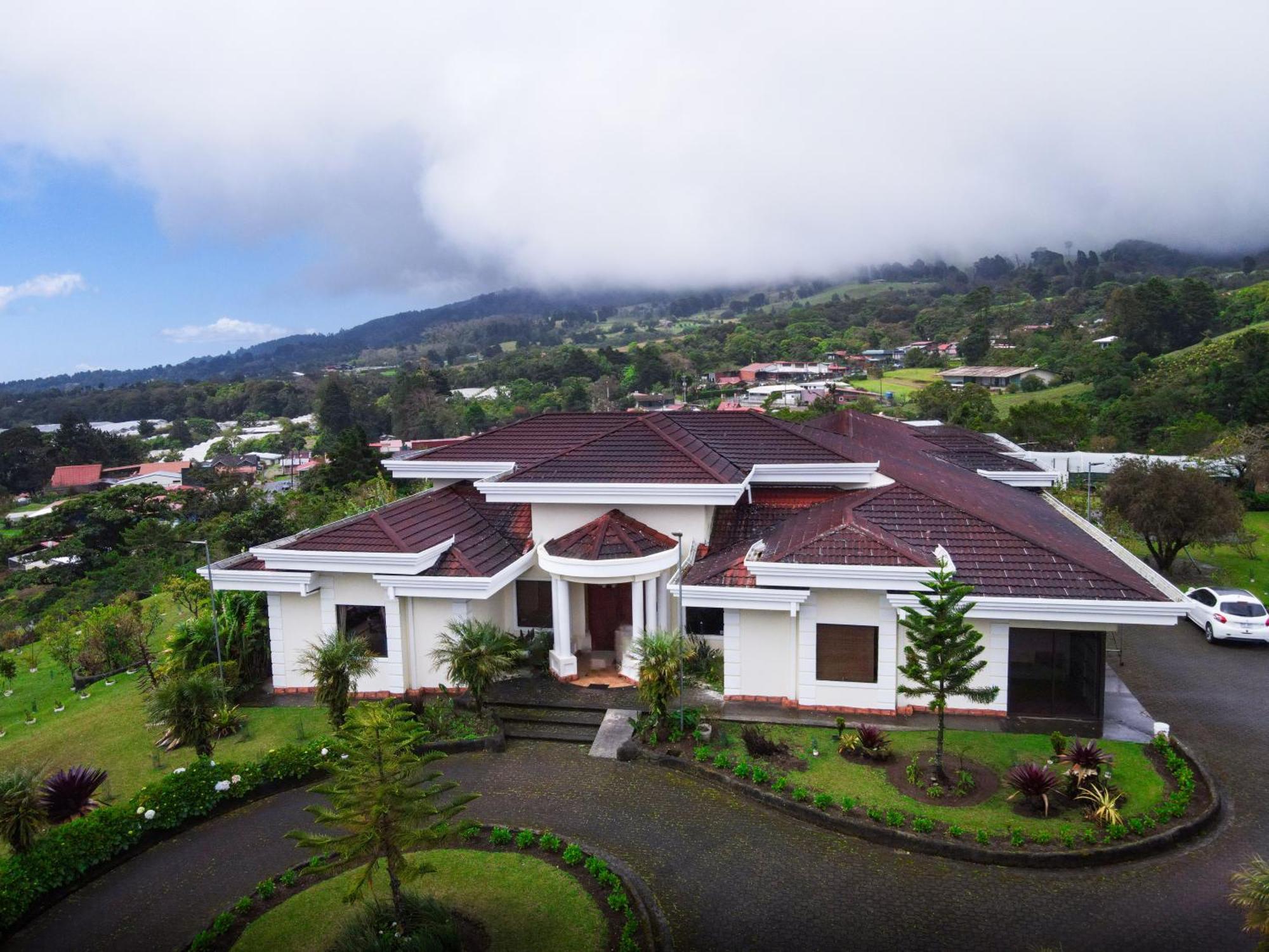 Hotel Poas Paradise Fraijanes Exterior photo